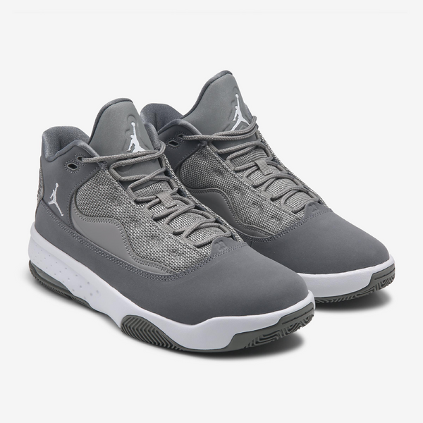Men's Jordan Max Aura 2 Mid Sneaker